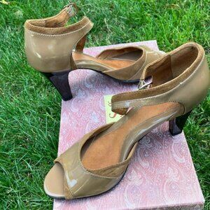 Sofft Grazia Heels Open Toe size 9